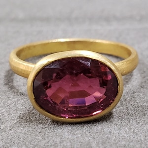 Dark Pink Tourmaline 18k Solid Gold Ring, Christmas Gift, Statement Tourmaline Ring, Excellent Shade, Love Gold Jewelry, Matte Gold
