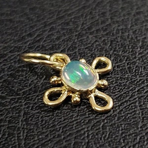 18k Gold Oval Opal Pendant, Amazing Fire, Granule Gold 18k, Ethiopian Opal, Multi Fire Opal, Cabochon, Anniversary Pendant