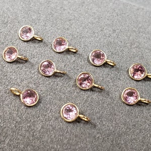 Dije de turmalina rosa en oro de 18 quilates: delicado colgante redondo (3 mm)