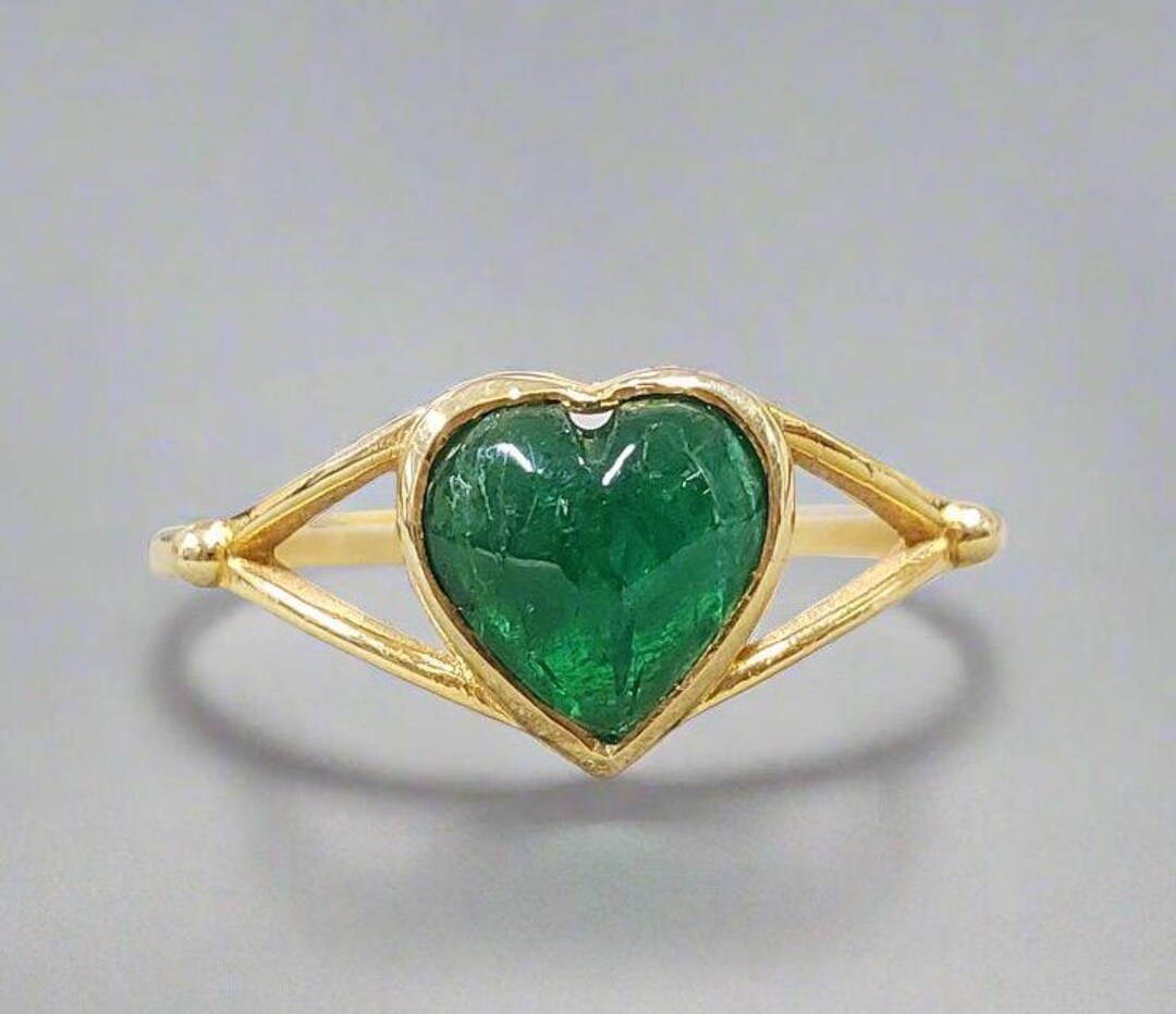 18Kゴールドハートエメラルドリング：ザンビアグリーンカボション