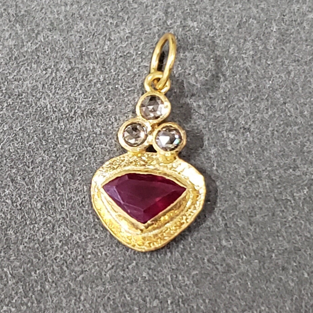Natural Ruby With Rose Cut Diamond 18k Gold Pendant for Women, Hammered ...