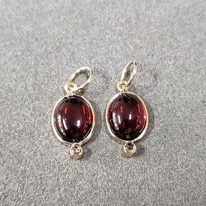 14k Gold Garnet Pendant: Rose Cut Diamond Accent, Minimalist Jewelry