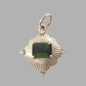 vintage starburst green tourmaline pendant with diamonds solid gold necklace