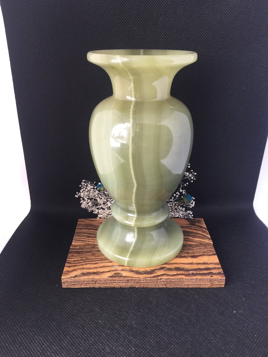 Green Onyx Vase Stone for Facing Fears Wiccan Altar Item Etsy