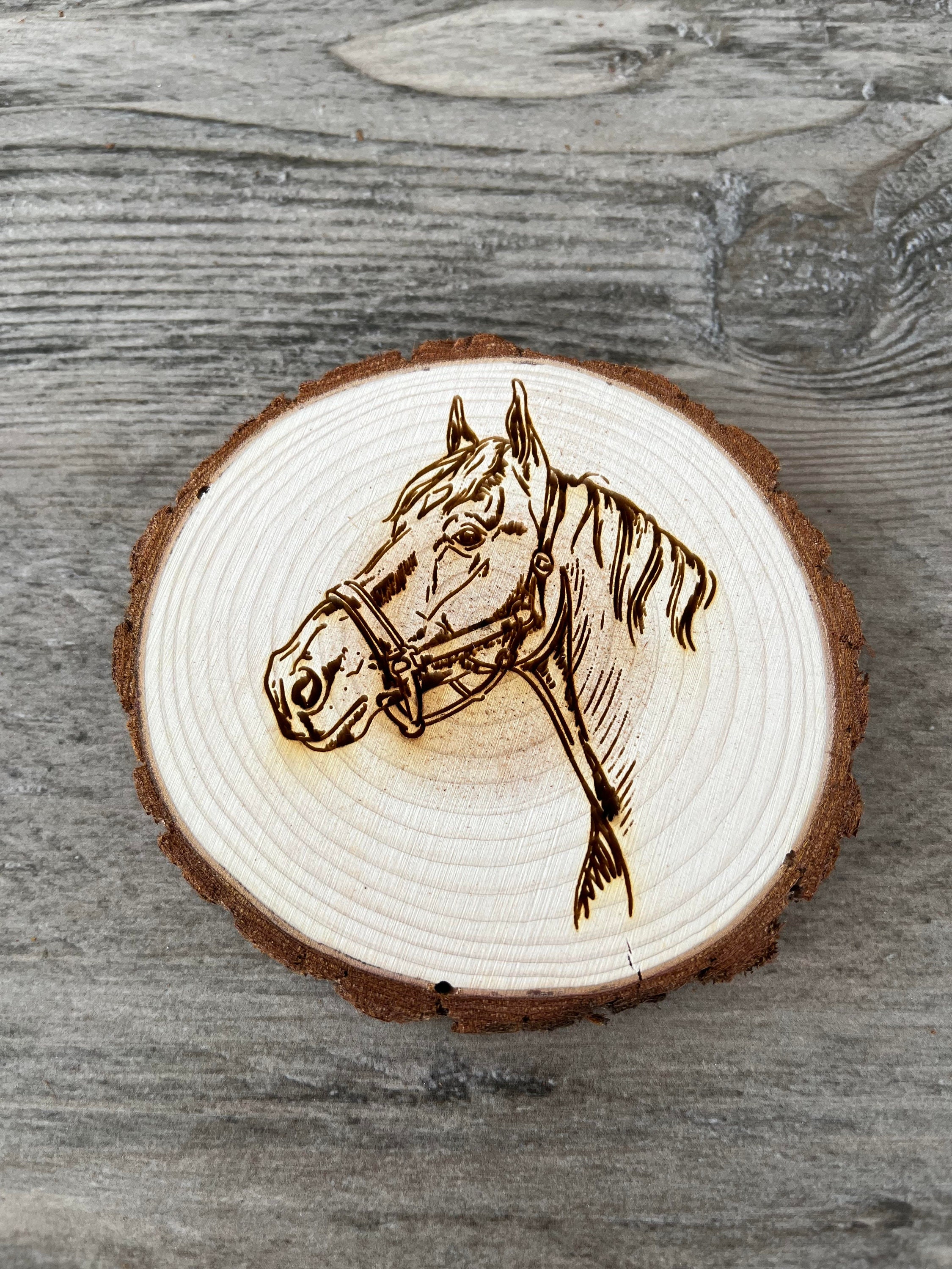 Sottobicchiere In Legno Ashton And Finch Con Motivo Corse Di Cavalli - Inciso Al Laser, Regalo Per Appassionati