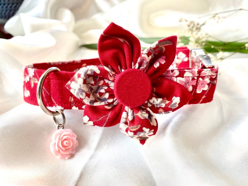 Red floral cotton print Dog collar set. Collar flower Limited edition Dog pendant Dog collar with pendant and handmade removable flower