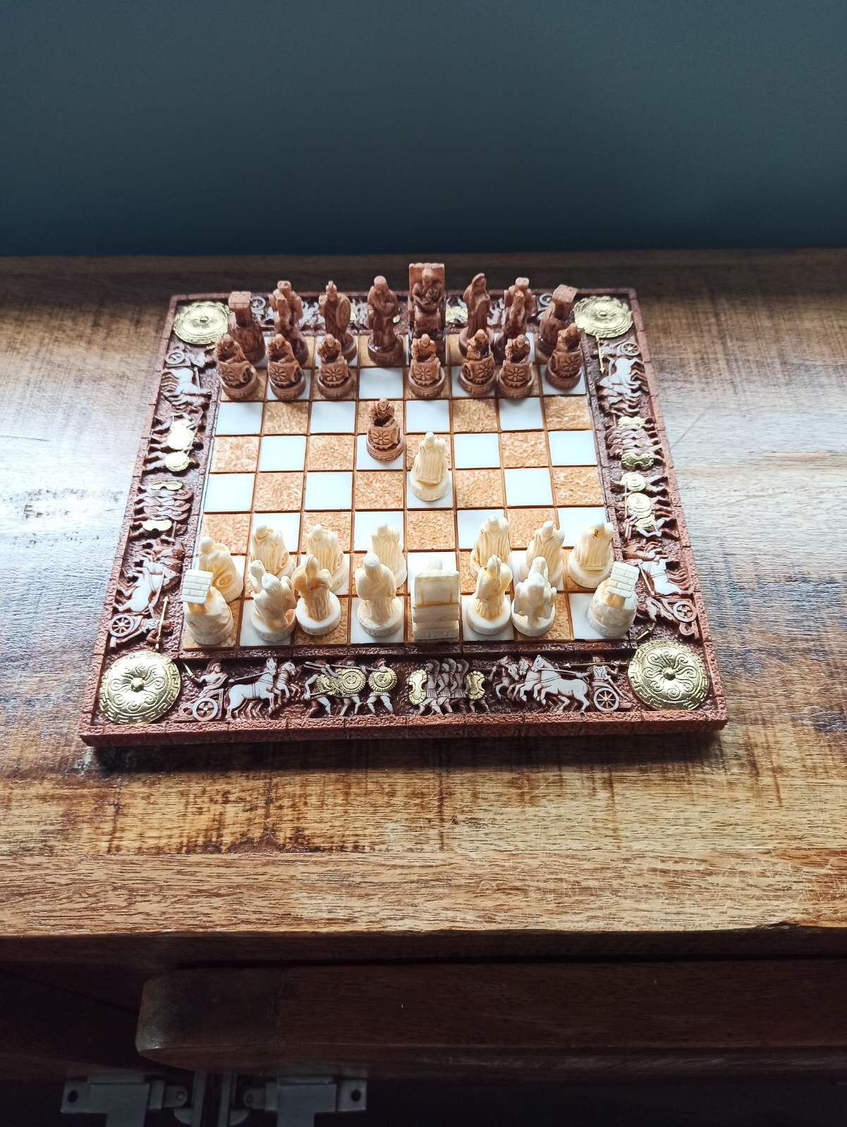 Schach mit griechischen Figuren.  Jetzt online bestellen bei Rhenania