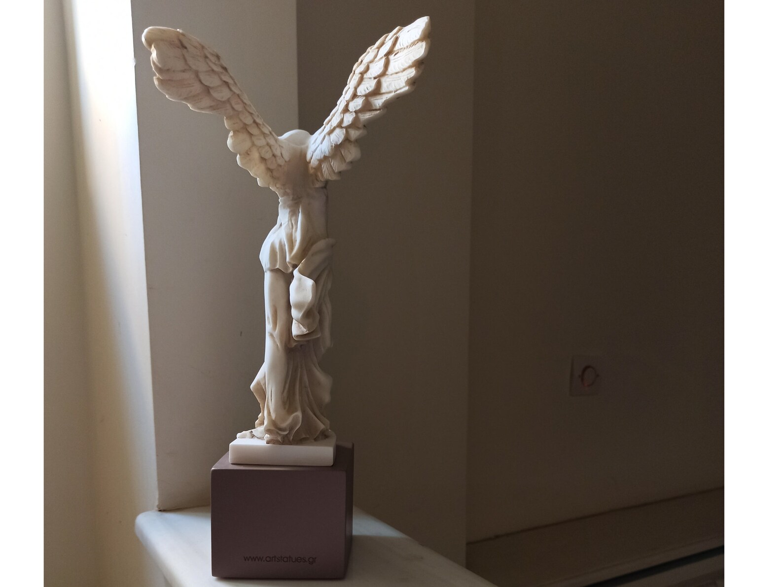 winged victory of samothrace sculptures