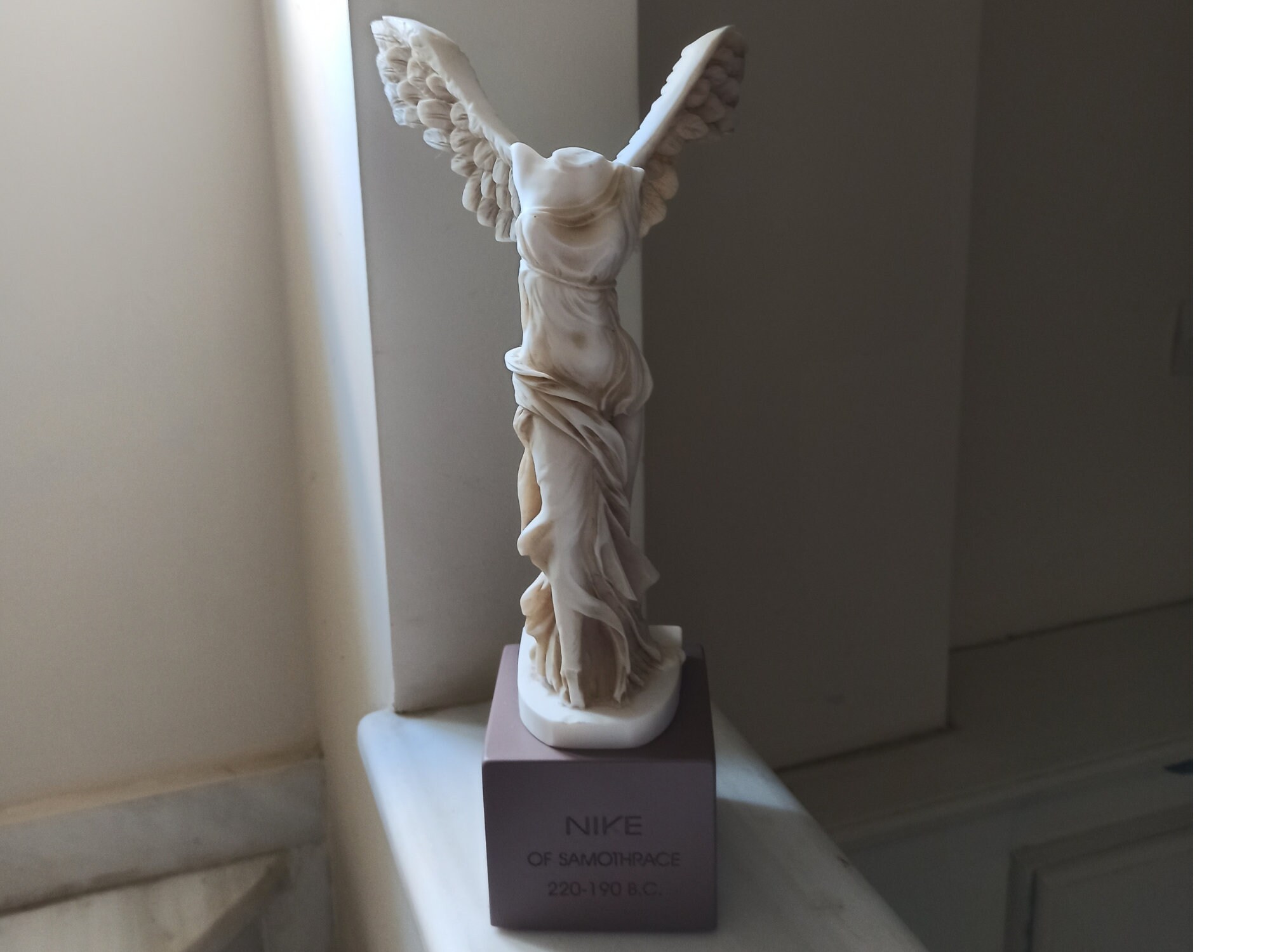 winged victory of samothrace sculptures