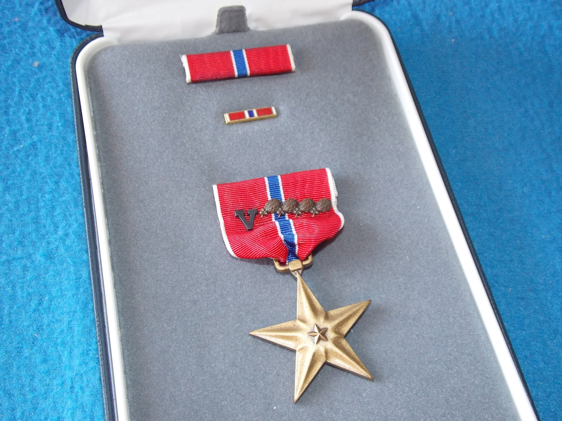 VINTAGE U.S. Bronze Star Medal And Pins In Original Case Etsy