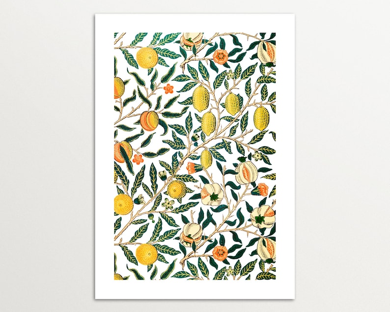 Puede incluir: Una ilustraci&oacute;n bot&aacute;nica vintage con un patr&oacute;n repetitivo de hojas verdes, limones amarillos y flores naranjas. El dise&ntilde;o est&aacute; sobre un fondo blanco.