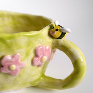 Bee Happy Mug Handmade Ceramic Coffee Cup Unique Pottery Decoration Kitchen Pottery Cup Ceramic Home Decor