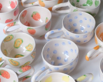 Taza de cerámica hecha a mano: Taza de café de cerámica con estampado de frutas