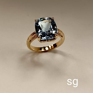 Anillo de oro amarillo de 14 k, topacio azul grande, talla cojín, filigrana, para mano derecha, grabado a mano, anillo de declaración solitario, piedra preciosa azul