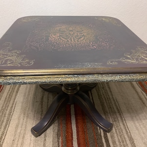 High-quality coffee table made of solid oak 70x53x70cm
