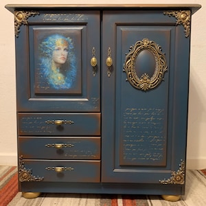 A unique chest of drawers made of solid wood 95х89х46cm