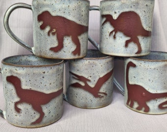 Tazza con sagoma di dinosauro fatta a mano: regalo di paleontologia, 350 ml