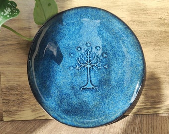 VORBESTELLUNG: Einzigartiger handgefertigter blauer Herr der Ringe-Teller, perfektes Geschenk/Geschenkidee für Tolkien-Fans, D=19 cm (Lieferzeit 2–3 Wochen).