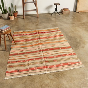 Vintage Kilim Rug 5x8 -  Colorful Turkish Kilim - Handmade Anatolian Rug - Vintage Flatweave Rug (4&#39;11&quot; x 7&#39;7&quot; ft)
