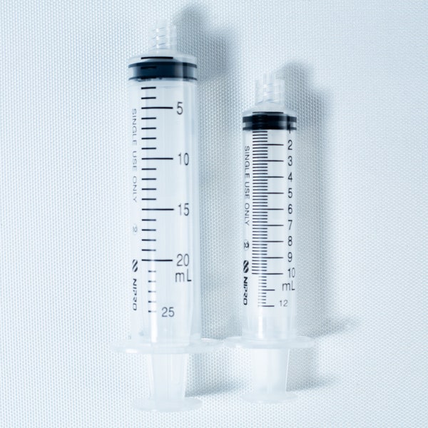 20ML Luer Lock Syringes / 18G Hypodermic Needles and Caps for Mycology and/or craft