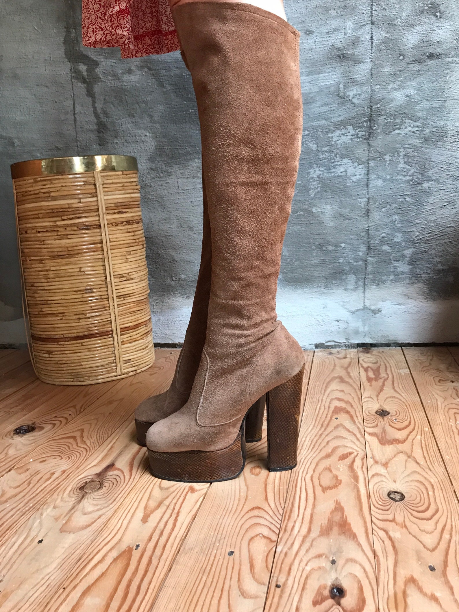 brown platform boots 70s