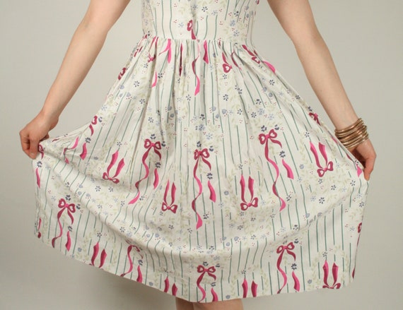 Vintage 50s white bow print day dress - image 2