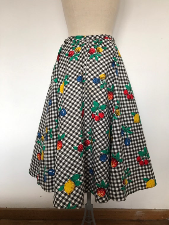 Vintage 1950s Novelty Fruit Print Skirt Gingham - image 4