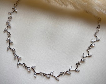 Delicate silver white leafy vine choker necklace, Simple bridal regal choker, Fairycore floral choker, Regency old money olive vine jewelry