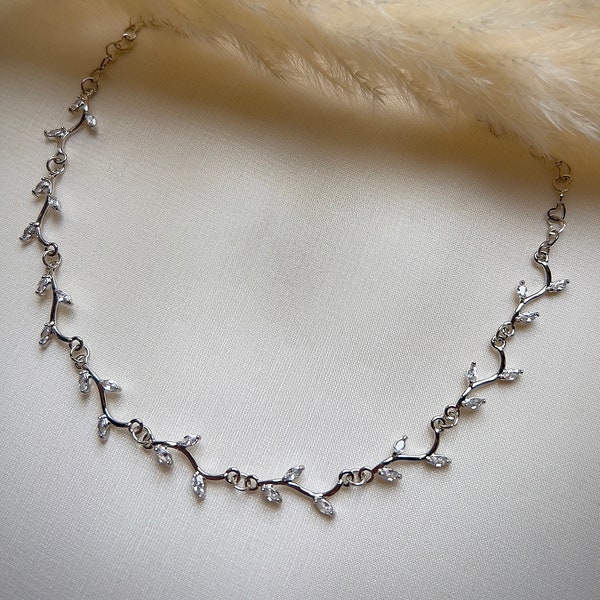 Delicate silver white leafy vine choker necklace, Simple bridal regal choker, Fairycore floral choker, Regency old money olive vine jewelry