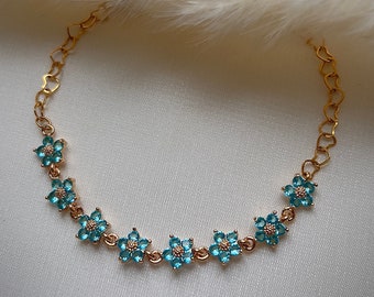 Teal blue flower bracelet, Beautiful turquoise floral botanical jewelry, Matching friendship bracelet for 4, Regal wedding handmade jewelry