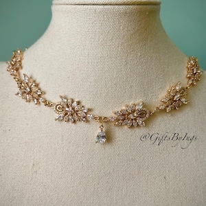 Royalcore ethereal intricate teardrop choker necklace, Elegant regency bridal wedding gold choker, Fantasy fairycore medieval floral jewelry