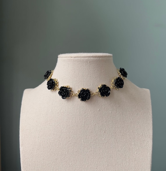 Black rose flower choker necklace, Medieval tudor emo goth girl wedding accessories, Grunge whimsigoth witchy vampire dark academia necklace