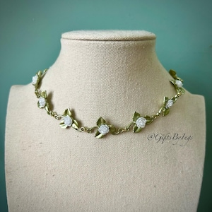 Fairycore botanical blue flower fantasy choker necklace, Fairytale princess Elven elf jewelry, Elegant ethereal whimsical fairy green choker