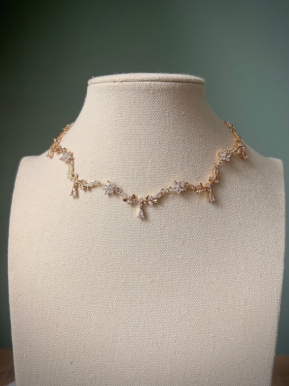 Gold Teardrop Flower Choker Necklace, Unique Elegant White Bride