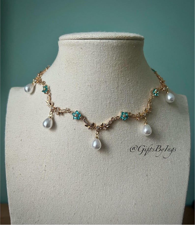 Purple flower and pearl choker necklace, Elegant regal wedding gold bridal jewelry set, Renaissance regency fantasy fairycore princess gifts Blue