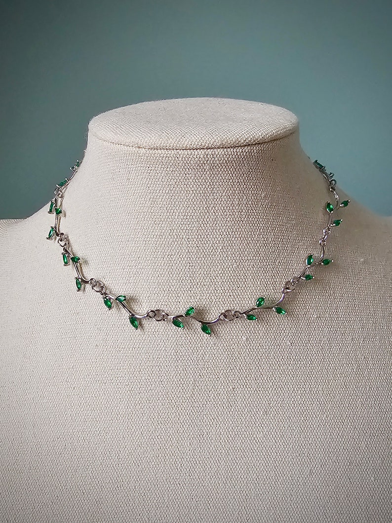 Delicate silver green leafy vine choker necklace, Simple bridal regal choker, Fairycore floral choker, Regency old money olive vine jewelry image 2