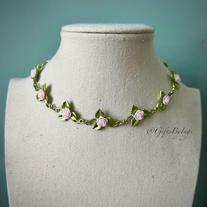 Fairycore botanical pink flower fantasy choker necklace, Fairytale princess Elven elf jewelry, Elegant ethereal whimsical fairy green choker