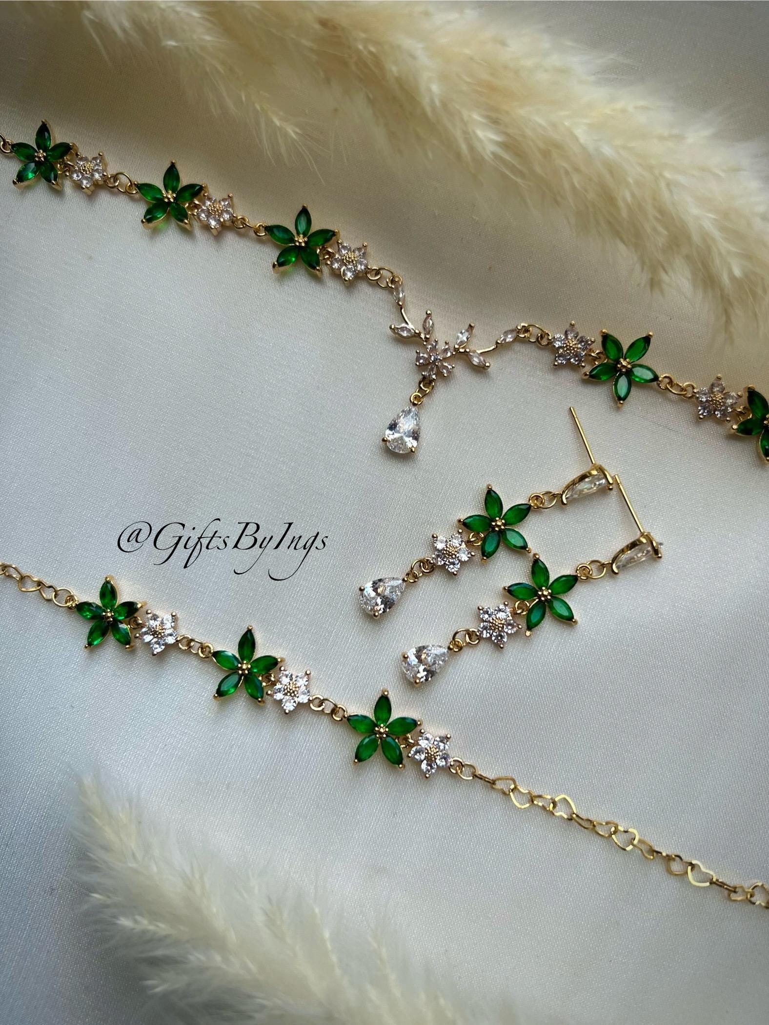 NVOQILIN Collana girocollo a forma di fiore, lunghezza regolabile, con motivo a griglia, per donne e ragazze, gioielli per costumi da sposa