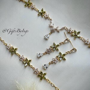 Elegant ethereal pink floral choker necklace, Regency bridal wedding gold choker, Fantasy fairycore fairy princess ballroom flower jewelry Peridot