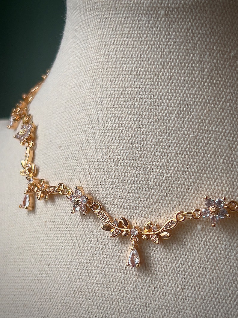 Gold teardrop flower choker necklace, Unique elegant white bride jewellery, Royal delicate regency choker, Pretty fairycore coquette pendant image 8