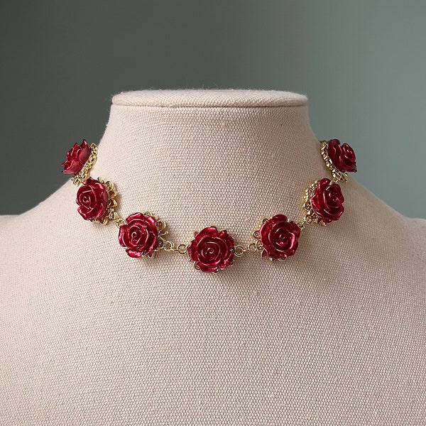 Red rose flower choker necklace, Elegant regency princess necklace, Delicate coquette cottagecore jewelry, Medieval Tudor historical pendant