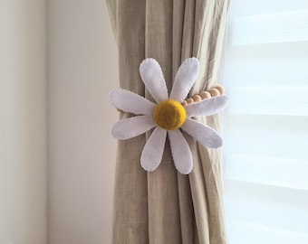 Daisy flowers tie back, girl nursery curtains tie, kids room window accessories, cute girls bedroom decor, beads tie back