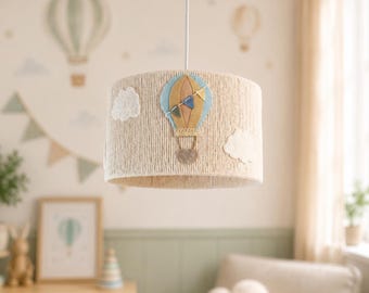 Handgemachter Pastell Heißluftballon-Lampenschirm mit Filzwolken fürs Kinderzimmer