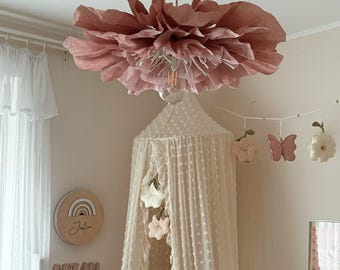 Różowa lampa wisząca z motywem kwiatowym – abażur z ręcznie robionej krepy – lampa wisząca w stylu boho kwiatowym (50 cm)