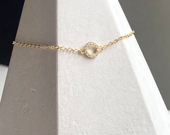 Delicate gold-plated bracelet with brilliant zirconium // gold bracelet with zirconium round diamond