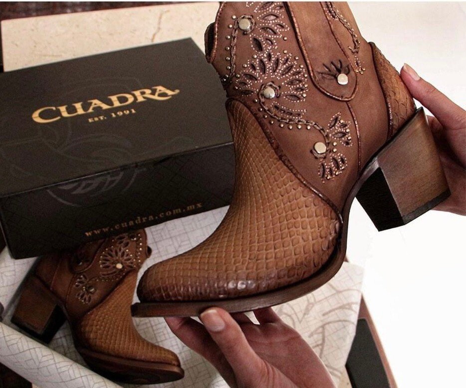 cuadra ankle boots