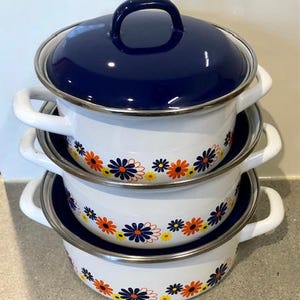 Vintage/Retro Enamelled Stackable Set Of 3 Cook Pots