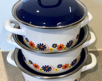 Vintage/Retro Enamelled Stackable Set Of 3 Cook Pots