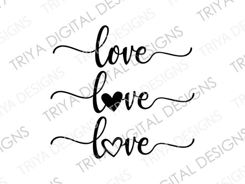 Peut inclure: Conception graphique en noir et blanc avec le mot "love" r&eacute;p&eacute;t&eacute; trois fois. Chaque mot a un symbole de c&oelig;ur au centre de la lettre "o".
