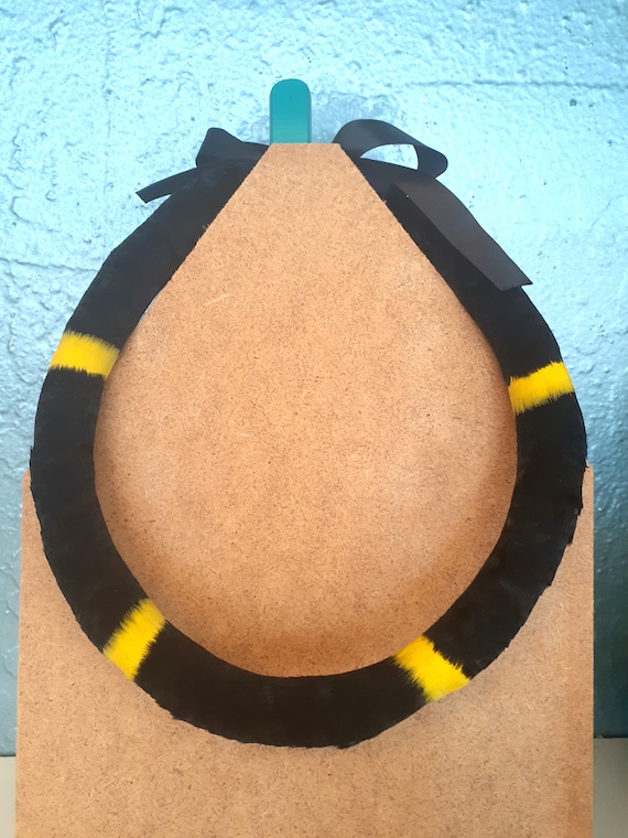 Leihulu kamoe second no.4（yellow） Black and Yellow Lei Hulu Kamoe, Custom Graduation Lei, Lei Po'o